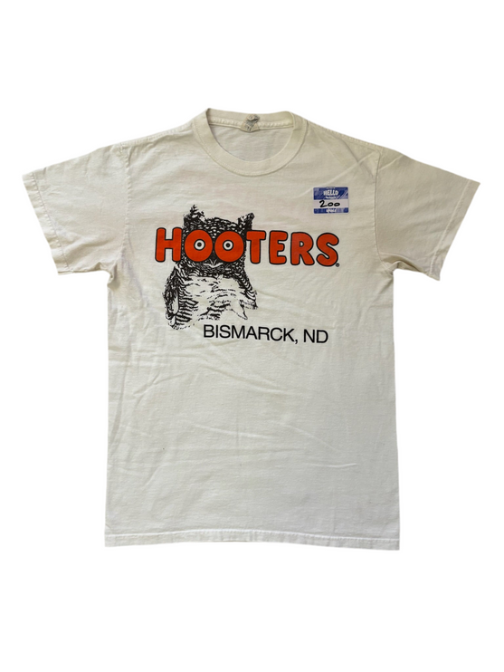 Hooters tee