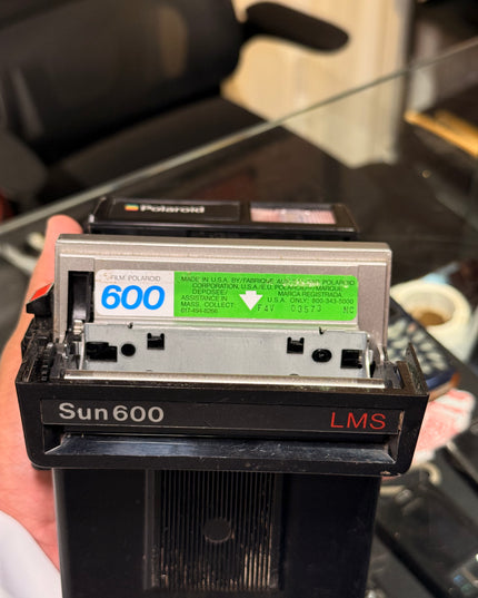 Polaroid Sun600 LMS 1983-1985 Camera + 1 Free Film Pack
