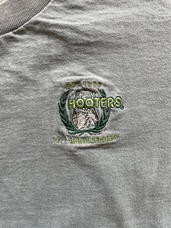 Hooters 10th anniversary single-stitched tee