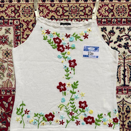 White flower embroidered top