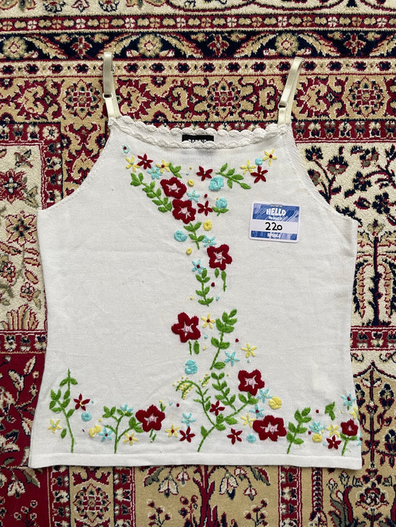 White flower embroidered top