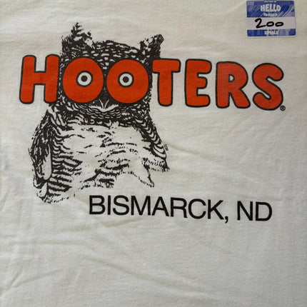 Hooters tee
