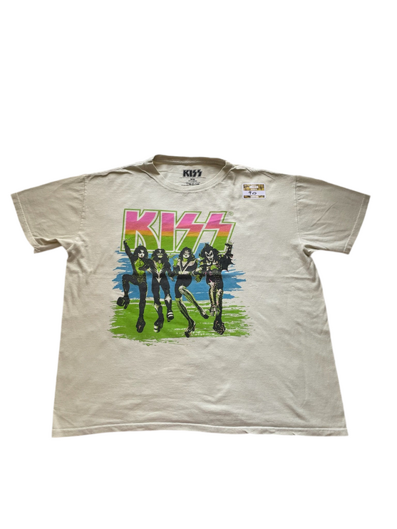 KISS tee