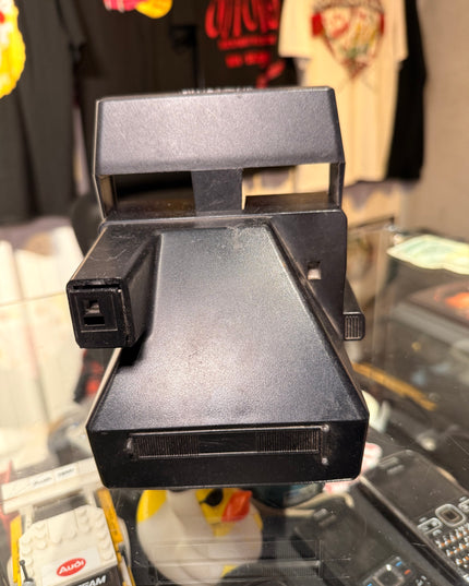 Polaroid Sun600 LMS 1983-1985 Camera + 1 Free Film Pack