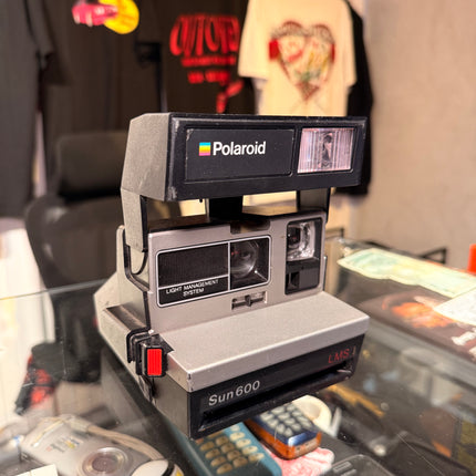 Polaroid Sun600 LMS 1983-1985 Camera + 1 Free Film Pack