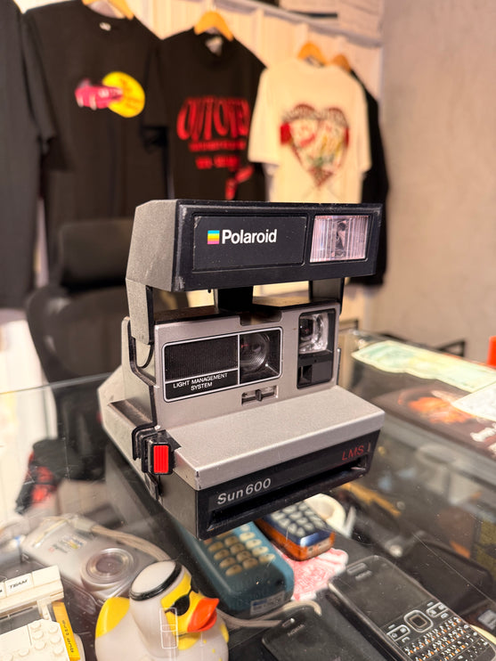 Polaroid Sun600 LMS 1983-1985 Camera + 1 Free Film Pack