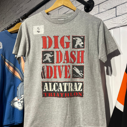 alcatraz triathlon tee