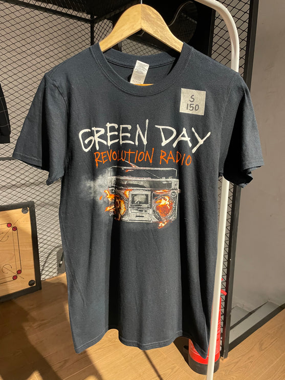 2017 GREEN DAY REVOLUTION RADIO TEE