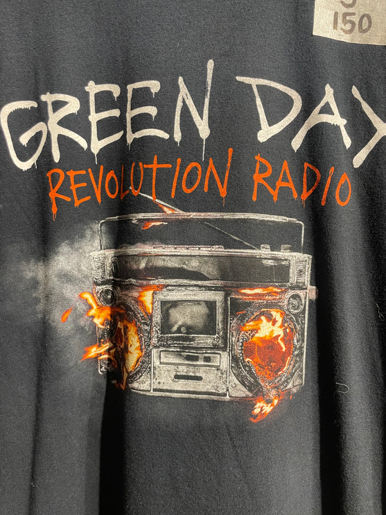 2017 GREEN DAY REVOLUTION RADIO TEE