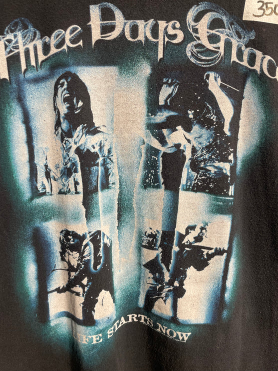 2010 THREE DAYS GRACE TEE