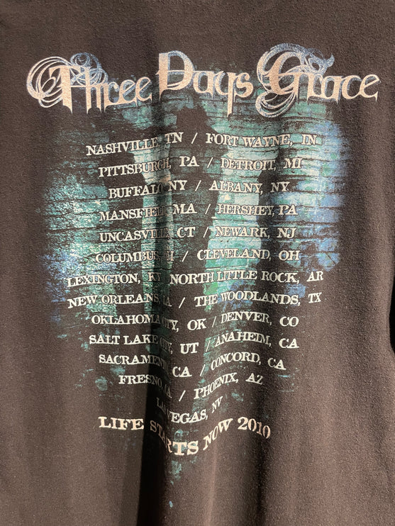 2010 THREE DAYS GRACE TEE