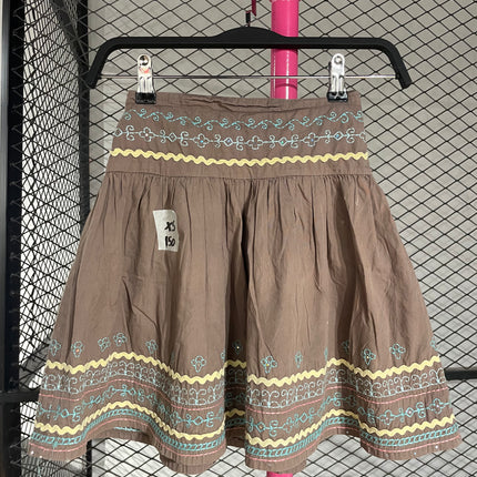 BROWN EMBROIDERED SKIRT WITH SYNCHING WAIST