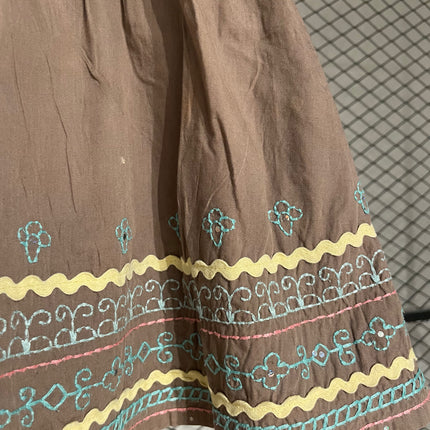 BROWN EMBROIDERED SKIRT WITH SYNCHING WAIST