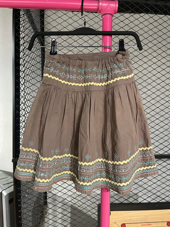 BROWN EMBROIDERED SKIRT WITH SYNCHING WAIST