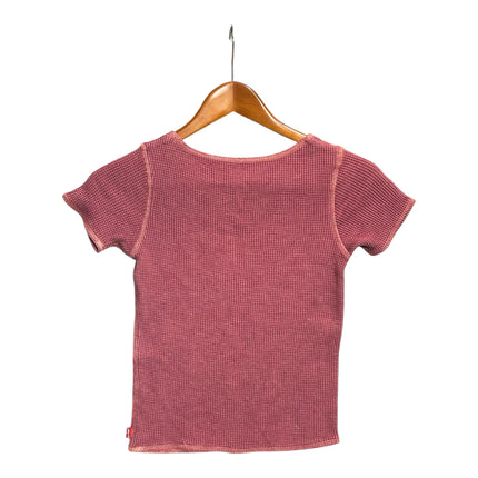 OutOf10 Levi's dusty rose waffle-knit short sleeve crew neck top with contrast stitching on a wooden hanger
