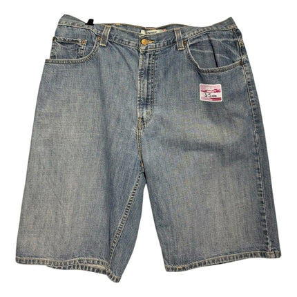 OutOf10 Levi's 569 loose fit denim shorts in a light wash with classic five-pocket styling and a button-fly closure.