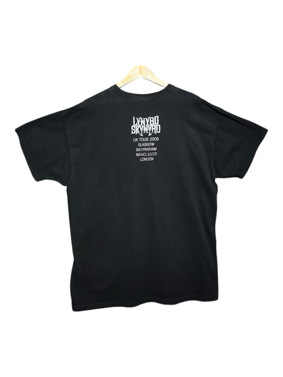 OutOf10 black Lynyrd Skynyrd 2009 UK tour graphic t-shirt showing back print with city list on a wooden hanger
