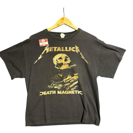 OutOf10 vintage black Metallica Death Magnetic graphic t-shirt with distressed skull print on a wooden hanger
