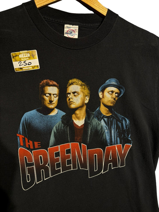 OutOf10 vintage black cotton crew-neck t-shirt featuring a graphic print of the band Green Day